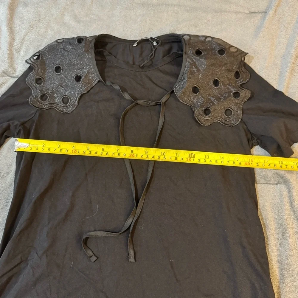 Zara Black Short Sleeve Tee

#1051 - Picture 2 of 5